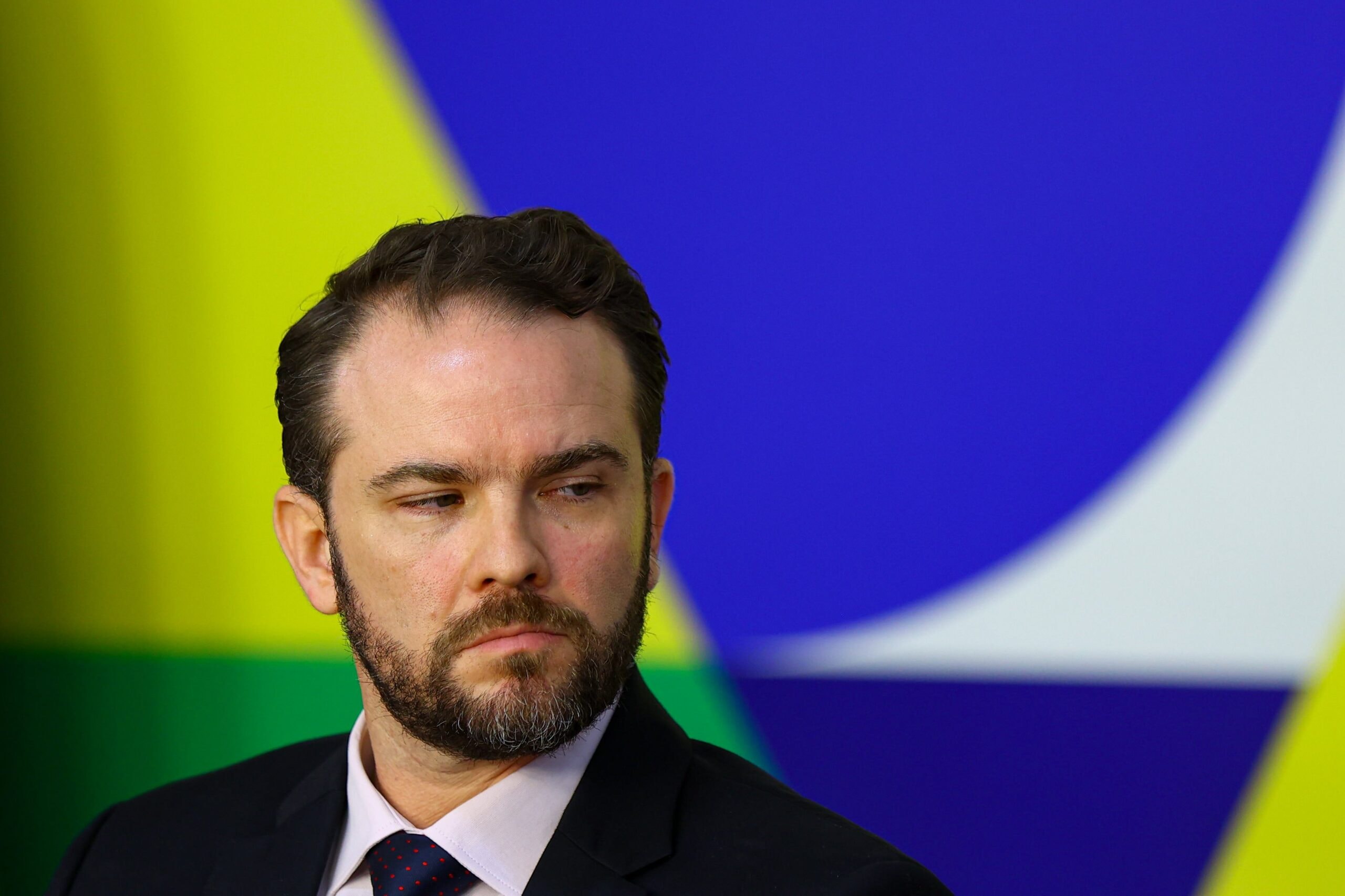 Tarifaço pode levar Brasil a usar Lei da Reciprocidade, diz Durigan