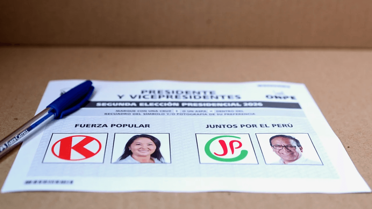 Peru: com 100% das urnas apuradas, Keiko Fujimori tem 50,13% dos votos