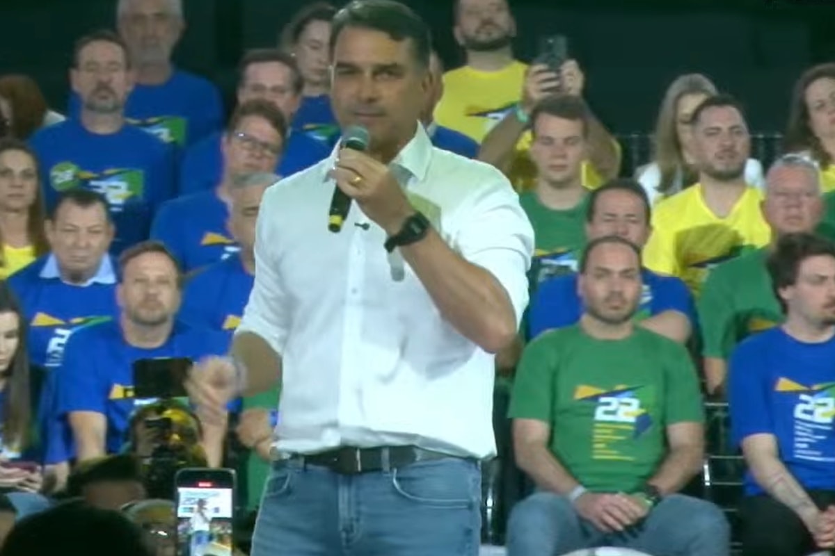 Equipe de Flávio quer usar polêmicas de Lula para atrair voto feminino