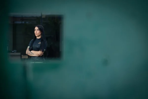 Juiz diz que mulher esganada não sofreu tentativa de feminicídio, "apenas" violência doméstica