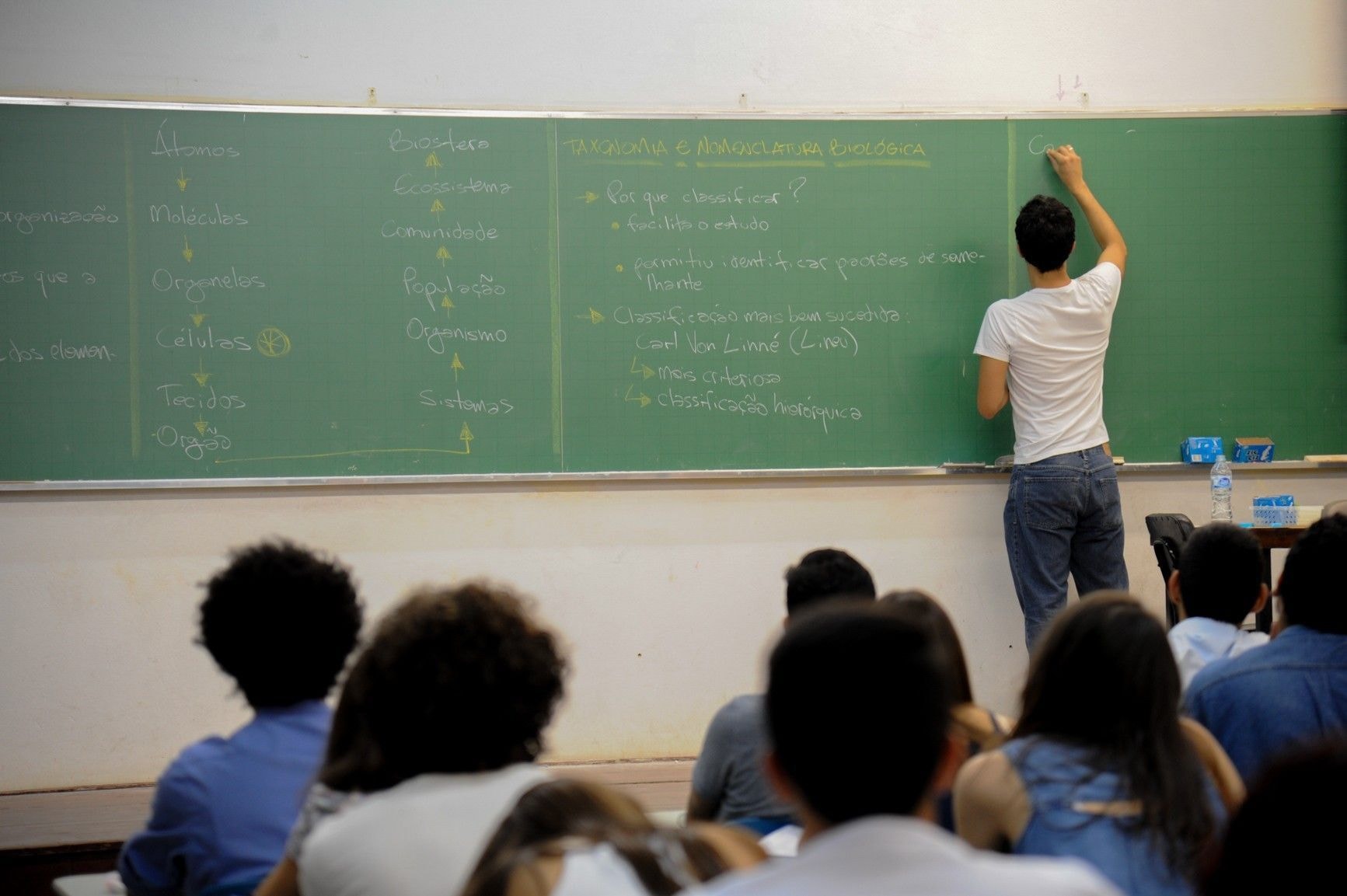 População quer educação de qualidade, avalia especialista