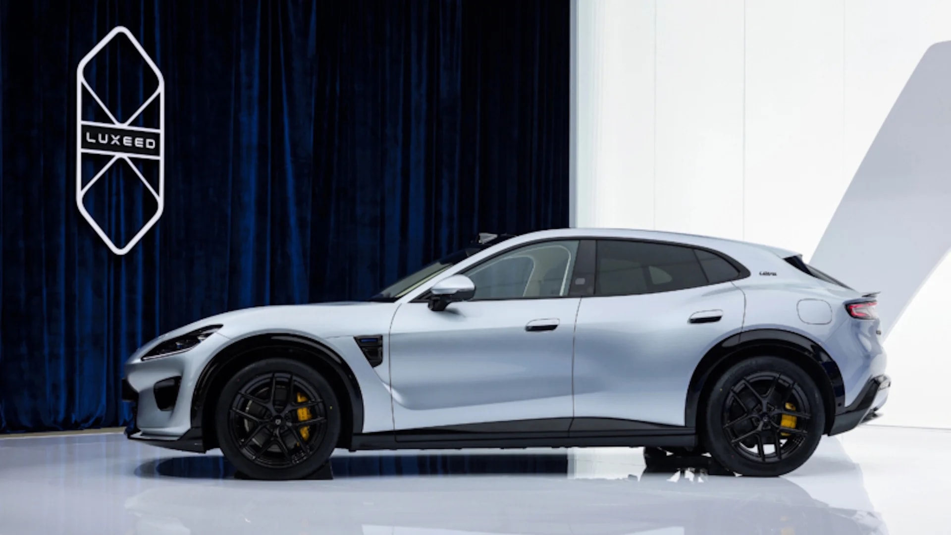 Chery e Huawei se juntam para criar "cópia" da Ferrari Purosangue