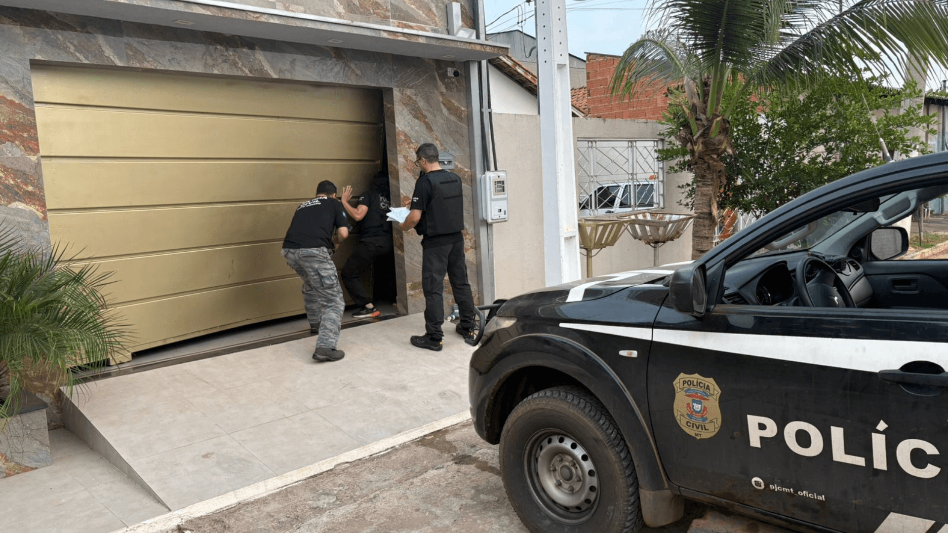 Homem fantasiado de lobisomem e Olhos Famintos é preso em Xexéu (PE)