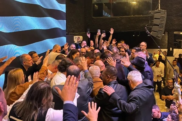 Em agenda no ABC, Tarcísio fala em metrô e dedica "projetos ao Senhor"