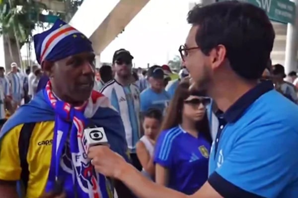 Sem saber, repórter entrevista pai de Vozinha, do Cabo Verde. Vídeo