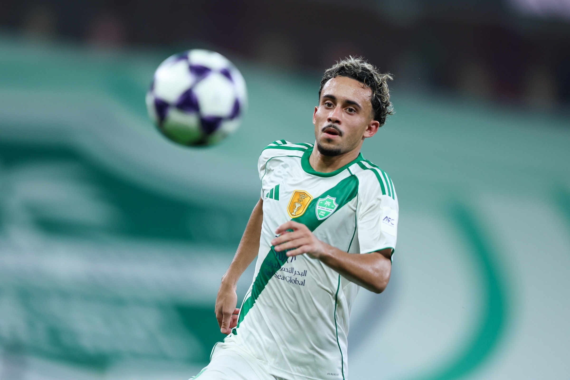 Ex-Flamengo apaga fotos no Al-Ahli e reforça vontade por volta ao Brasil