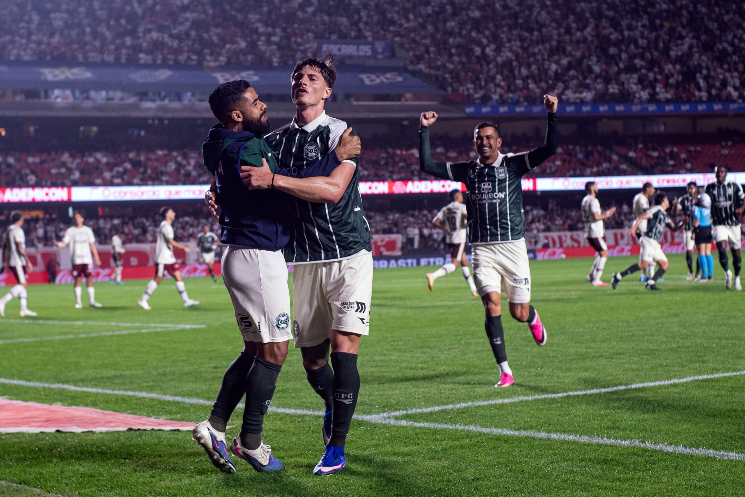 São Paulo e Coritiba empatam em 1 x 1 pela 23ª rodada do Brasileirão