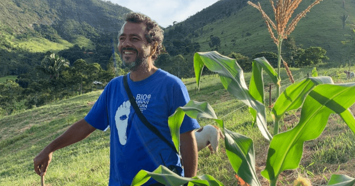 Ovo cozido na chaleira pode? Fisioterapeuta levanta debate na internet após ser repreendido por ‘truque’ na copa do trabalho