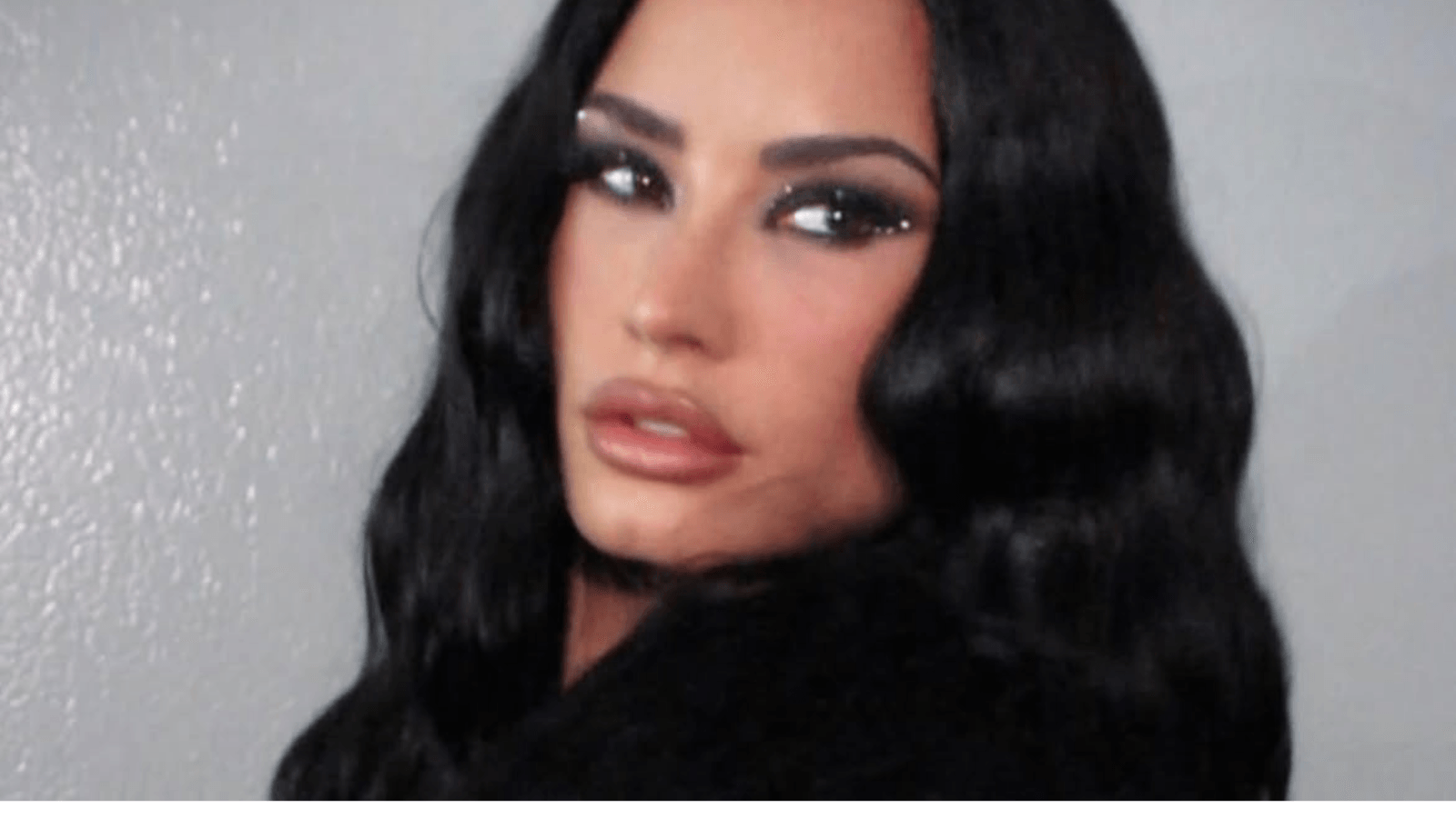 Demi Lovato abre álbum de fotos no Brasil: “Amo brigadeiro”