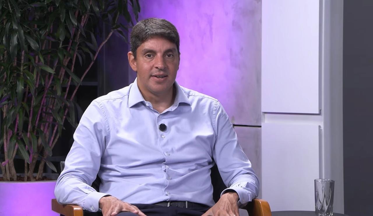 Como investir para viver de renda passiva? Raphael Figueredo, o Rafi, dá dicas