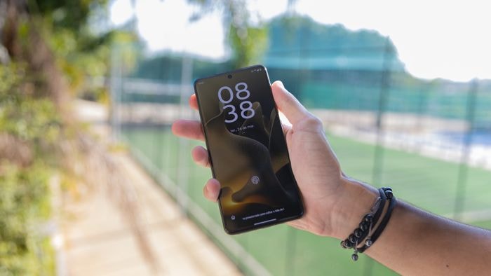 Fim da voz clonada: Android cria trava "invisível" contra golpes por IA