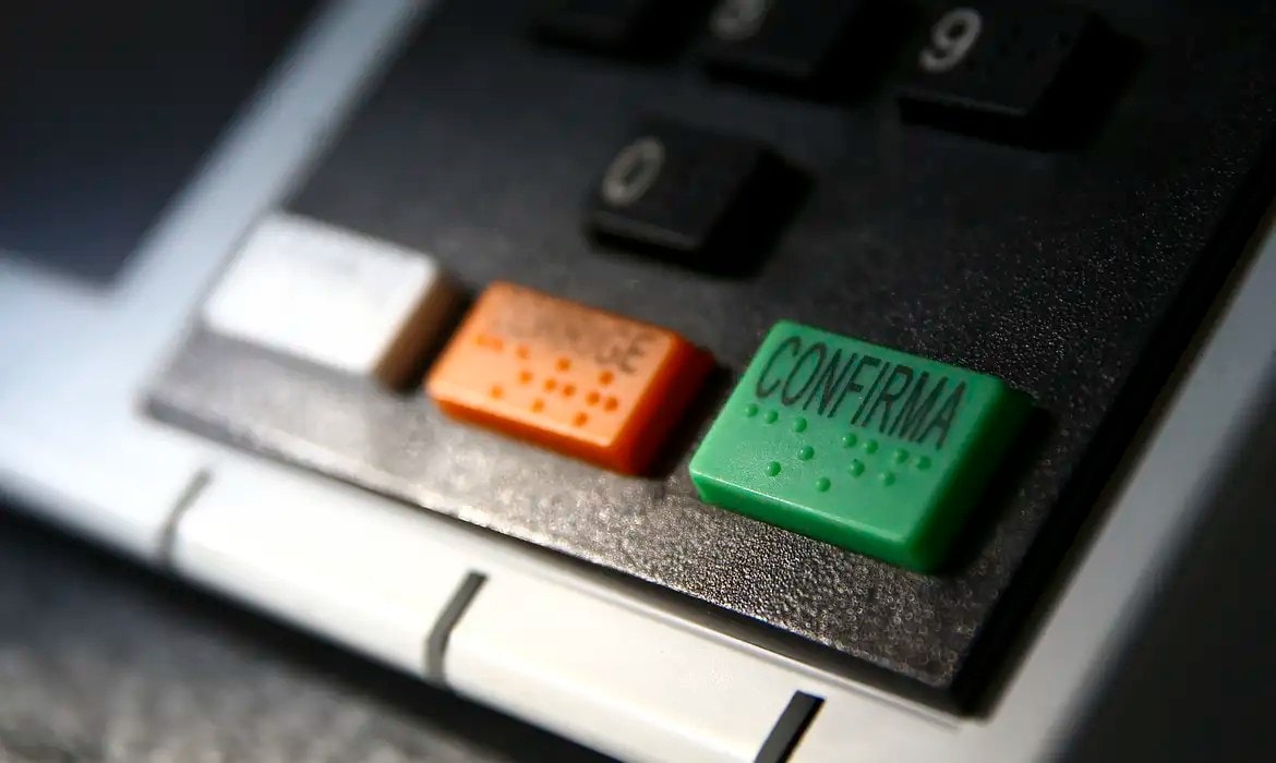Eleições podem levar dólar a R$ 5,50 em cenário negativo para mercado, diz JPMorgan
