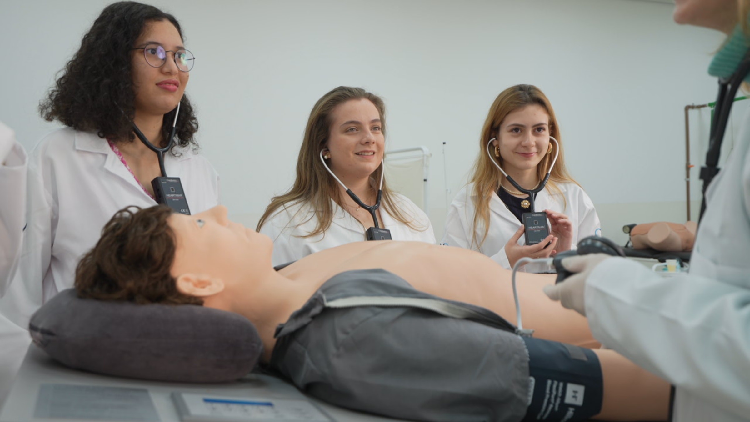 Justiça suspende sanções do MEC a cursos com nota baixa no Enamed