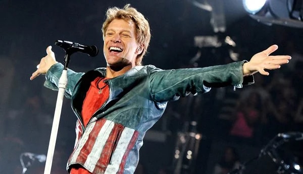 Jon Bon Jovi encerra show pela metade após revelar problema de saúde