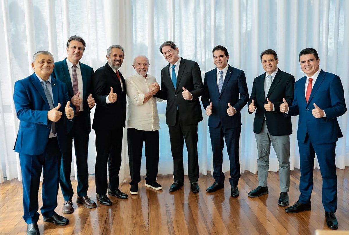 Em reunião com Lula, Cid Gomes decide disputar reeleição ao Senado