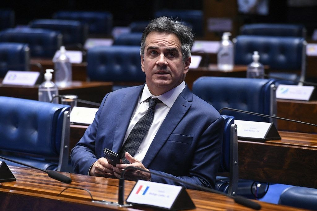 Defesa de Valdemar a Ciro Nogueira incomoda entorno de Flávio