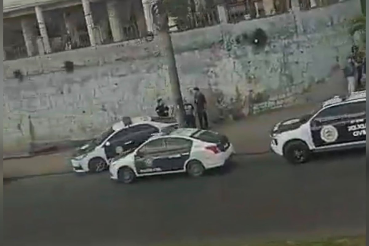 Ataque de criminosos deixa dois policiais baleados na Avenida Brasil