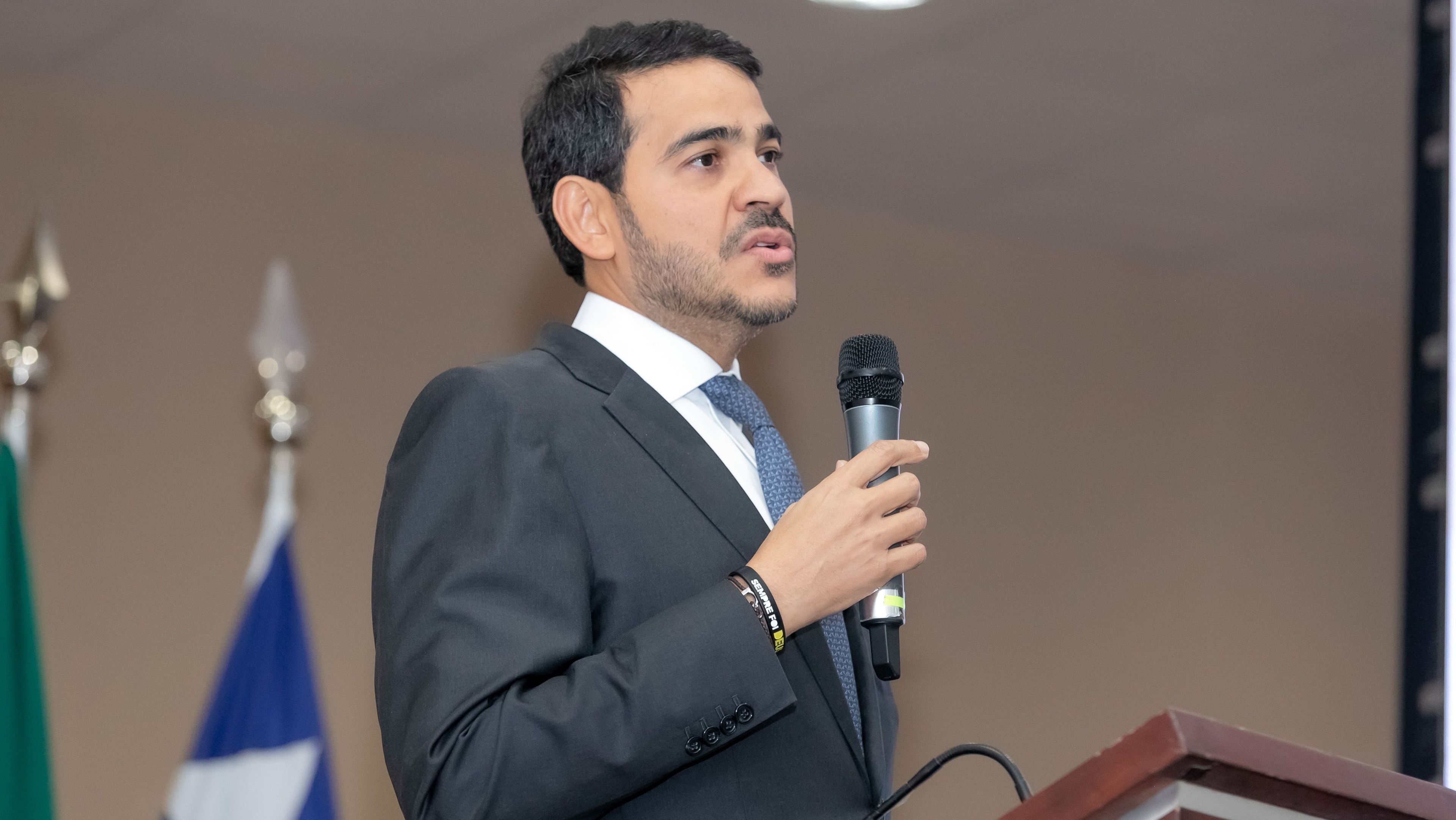 Sociedade tem direito a transparência no STF, diz Messias em sabatina