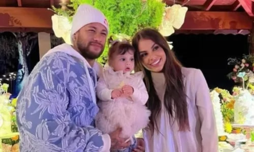 Ex-affair de Neymar diz que 'não houve convite' para a filha na Copa