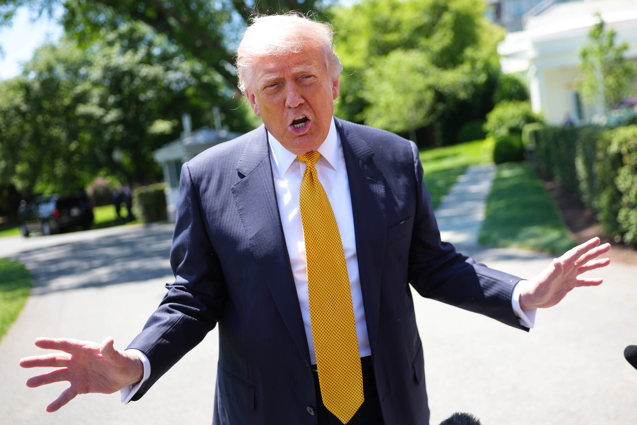 Trump critica soltura de suspeitos de planejar atentado contra base dos EUA