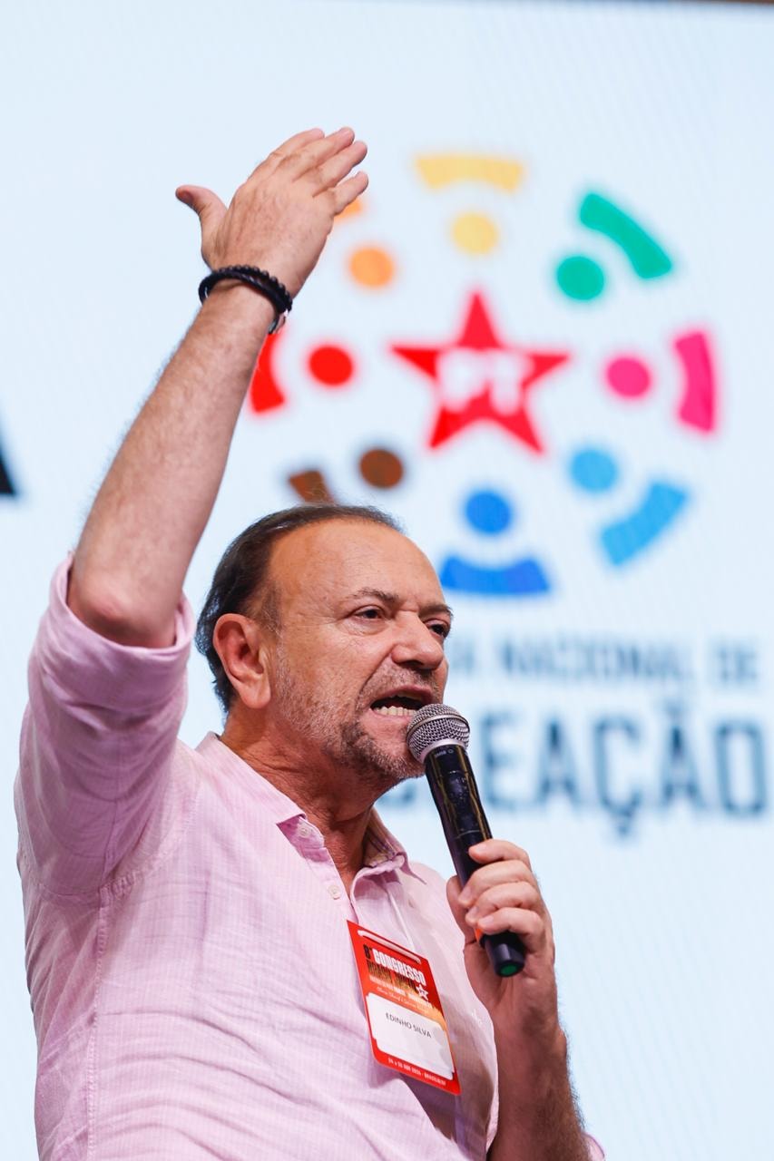 Presidente do PT diz que modelo político “não serve” ao partido