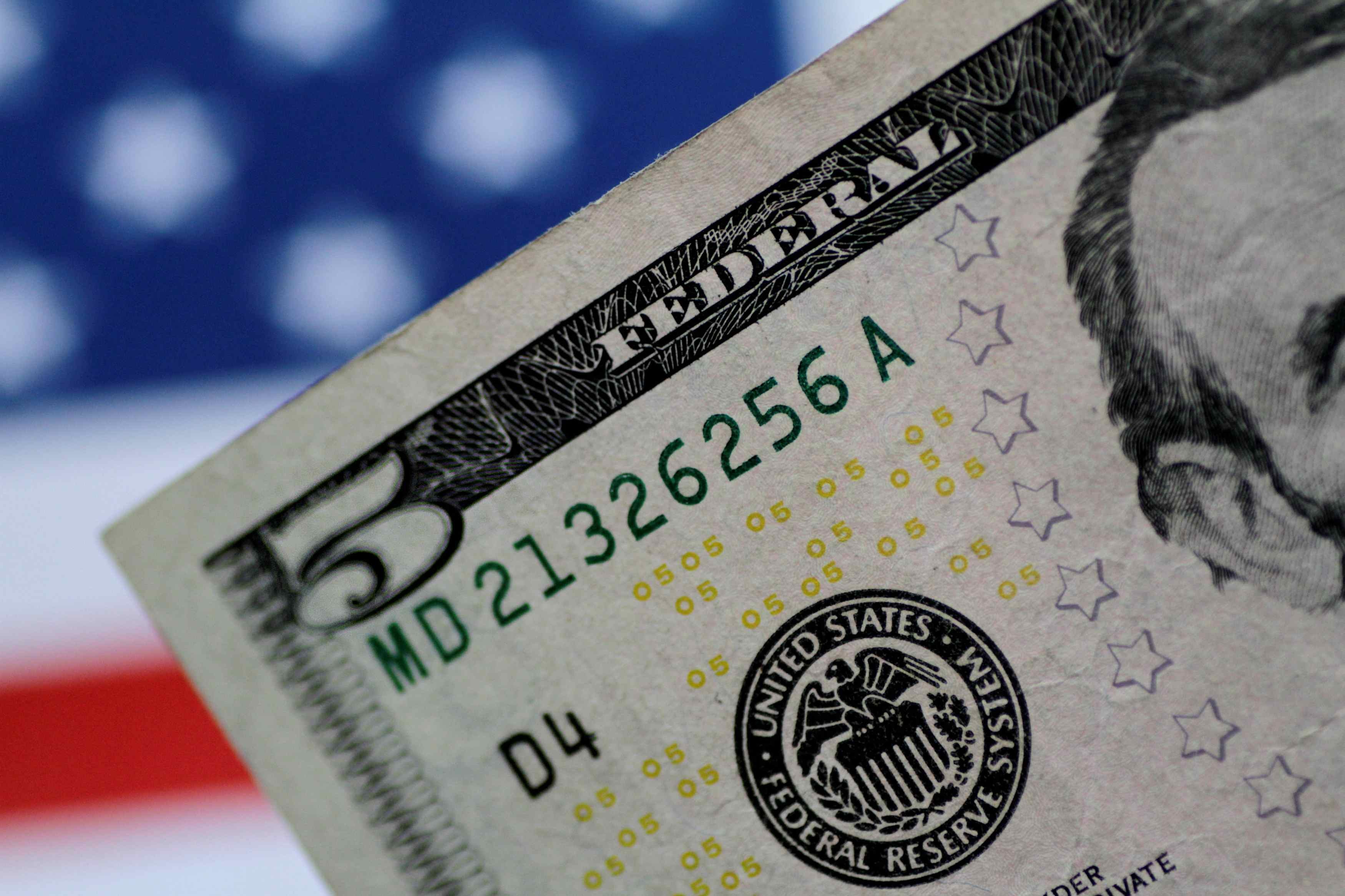 Dólar hoje sobe à espera de dados de emprego nos EUA