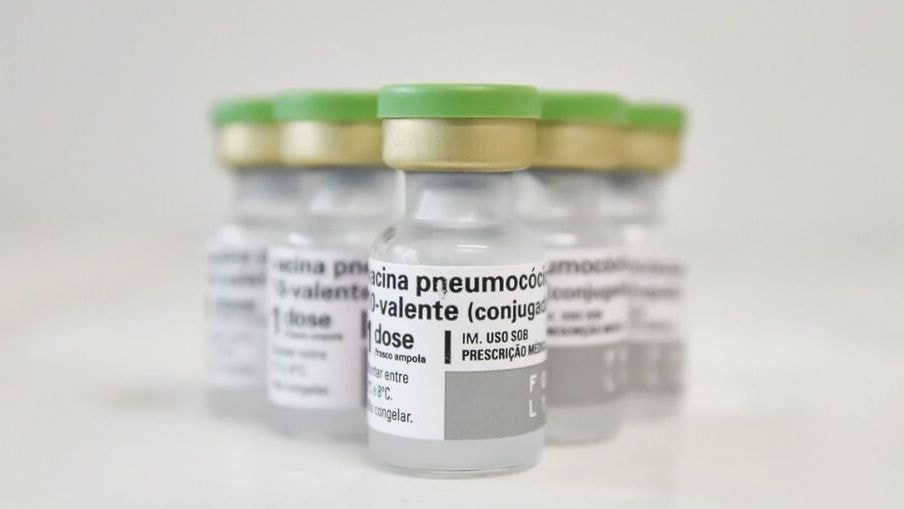 Pneumo 20: vacina contra pneumonia começa a ser aplicada em idosos de 85+
