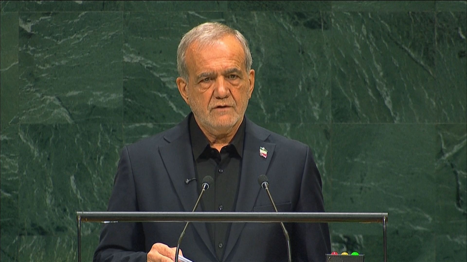 Autoridade dos EUA abandona sessão durante discurso do presidente do Irã