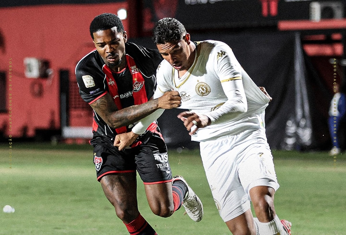 Com show de Erick e Matheuzinho, Vitória goleia a Chapecoense por 4 x 0