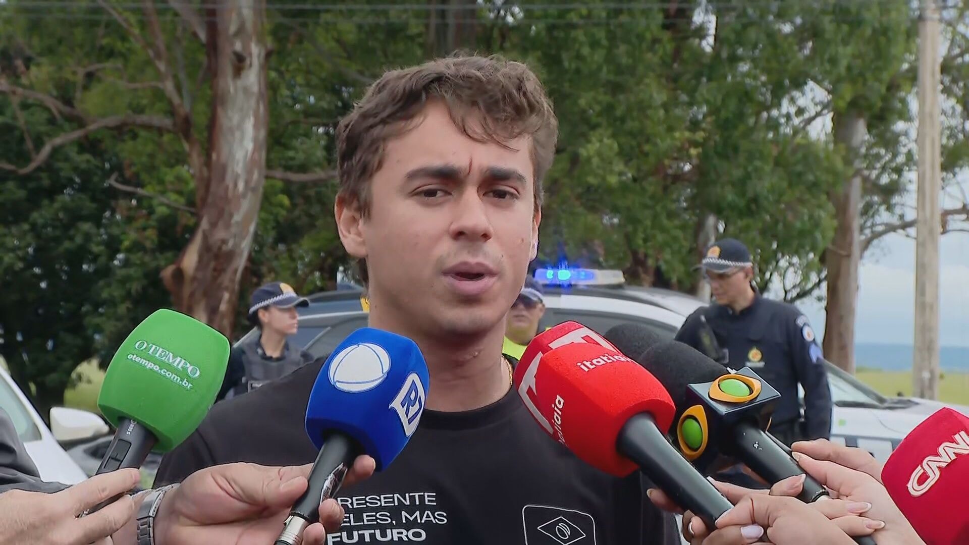 Flávio Bolsonaro critica “provocações” e “cobranças” entre bolsonaristas