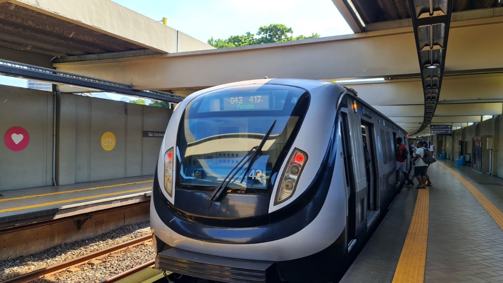 Madrugador: saiba como pagar menos na passagem de metrô e trem em SP