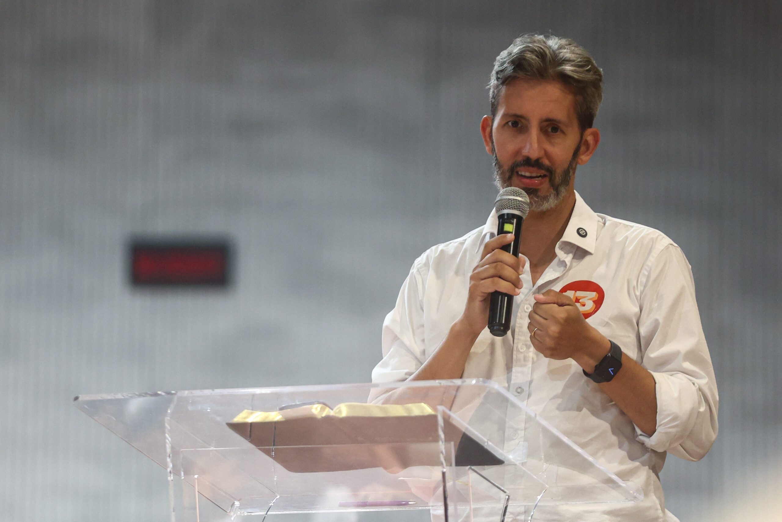 Grass vai a evento cristão com Jorge Messias, pastor Henrique e irmã Monica