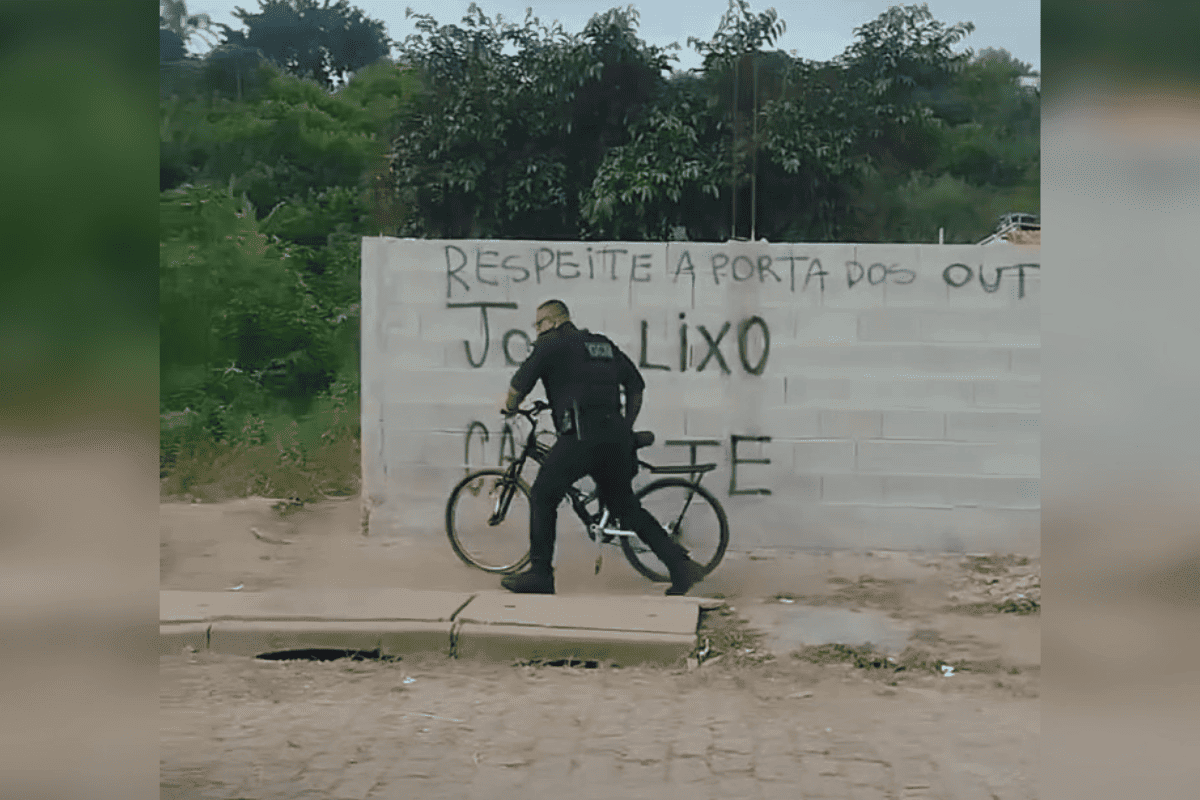 GCM joga bicicleta de entregador em córrego durante abordagem. Veja vídeo