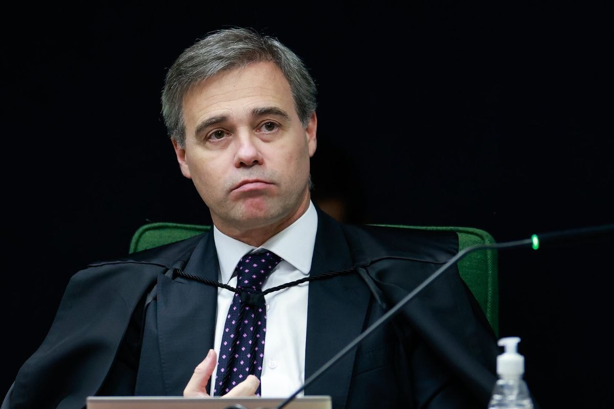 Governo articula encontro entre André Mendonça e chefe da PF