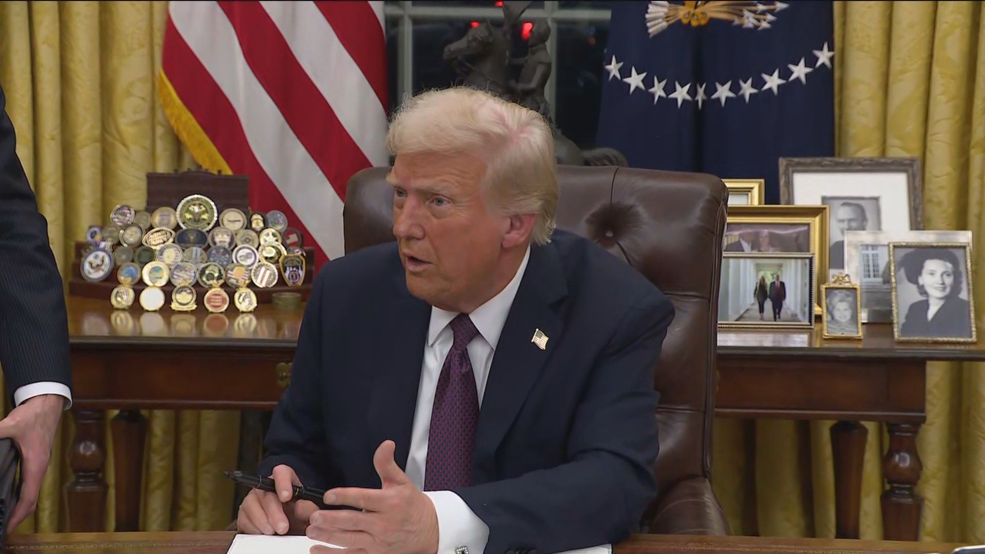 Trump diz que vai banir CNN, MS NOW e Politico da Casa Branca