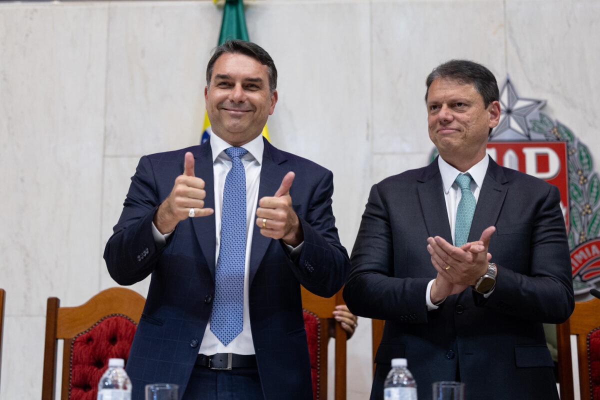 Marcha Para Jesus tem reencontro de Flávio e Tarcísio após Dark Horse