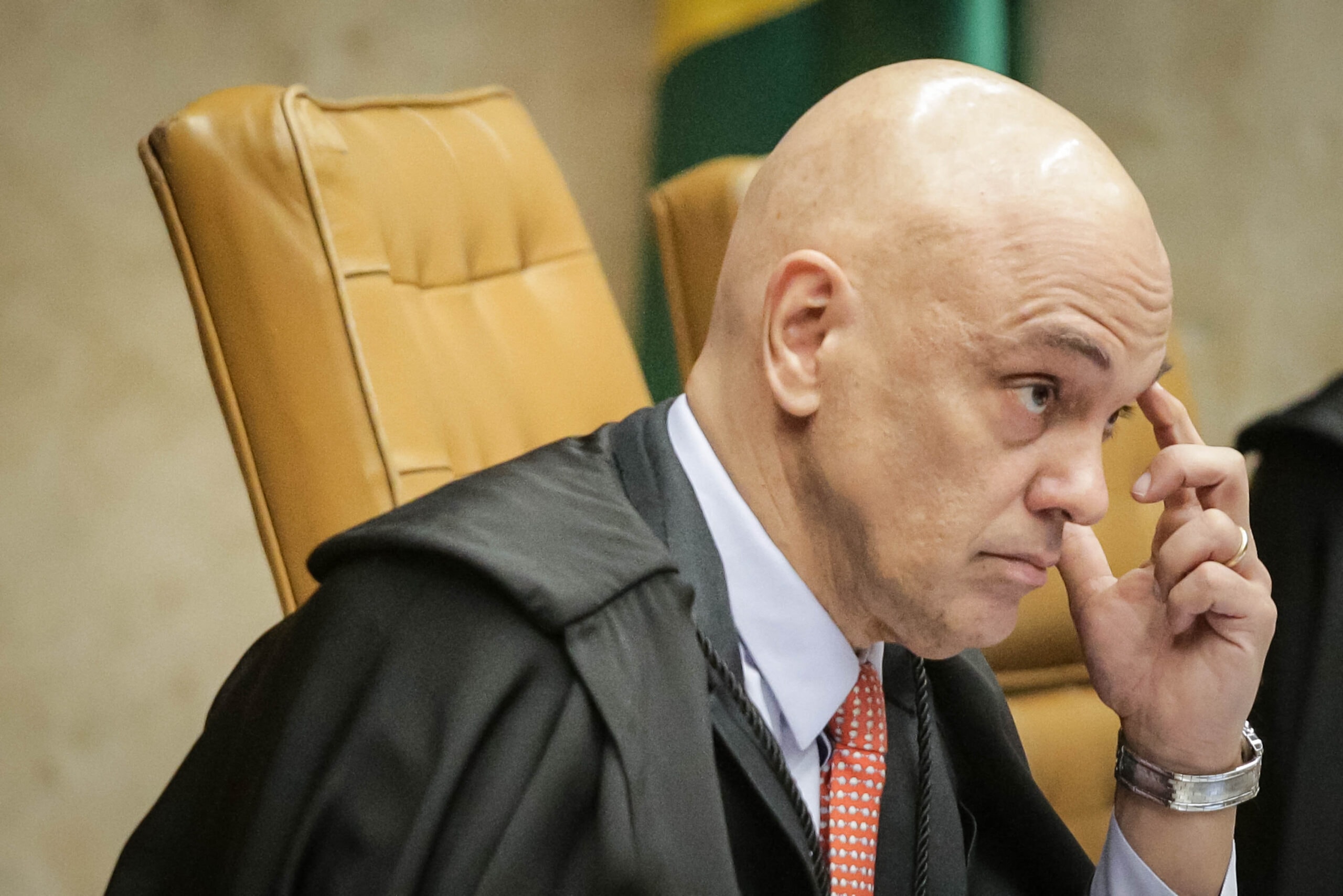 Sem trégua no STF: Moraes cobra apuração contra Mendonça e Fachin age