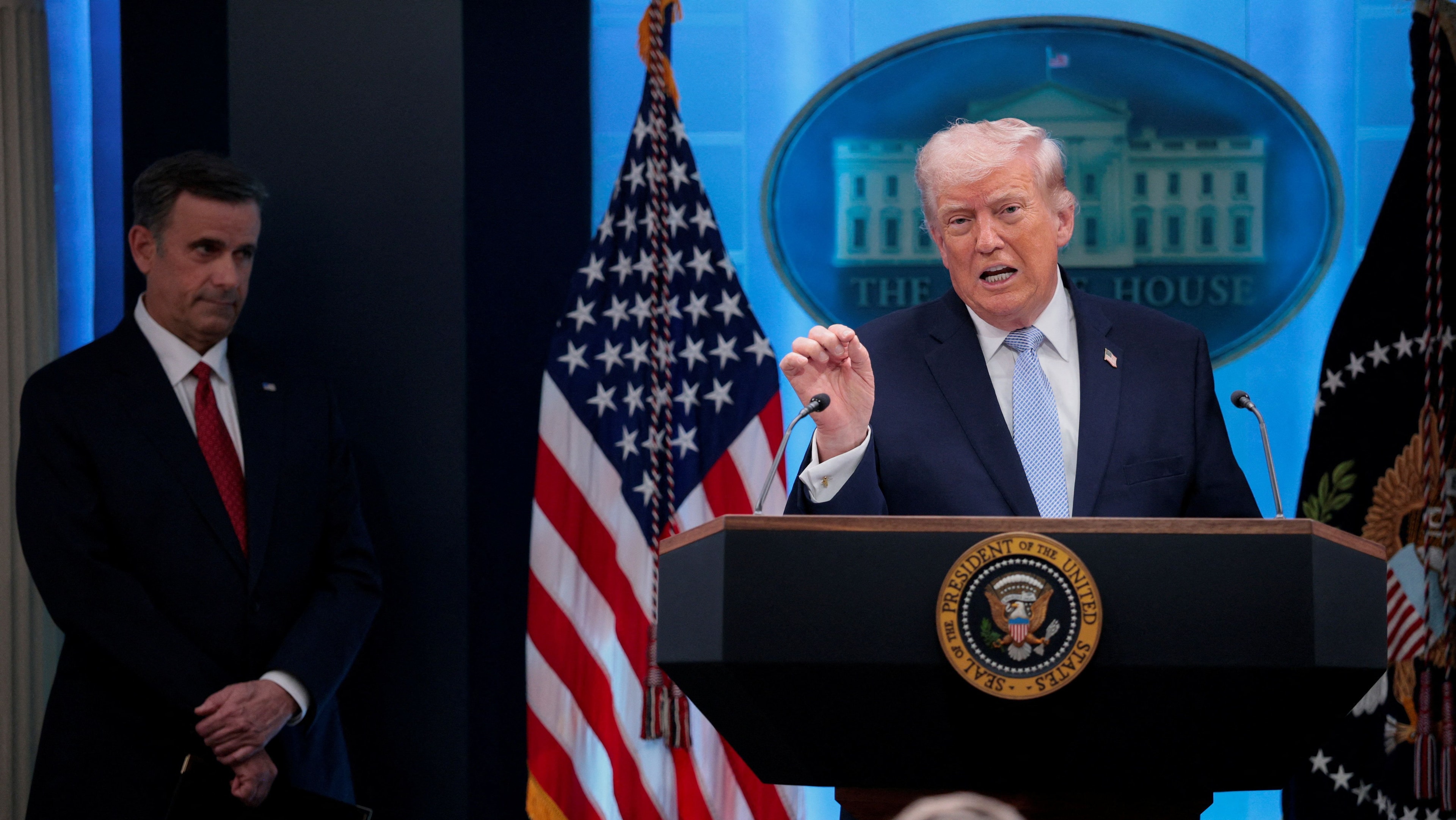 Papa Leão XIV faz alerta sobre democracia em carta após críticas de Trump