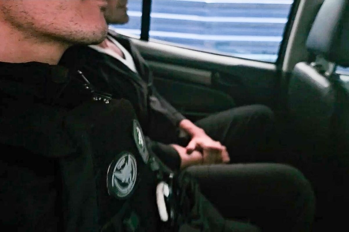 Vorcaro chega a hospital de Brasília para fazer exames. Veja vídeo