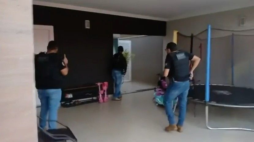 PF prende líder de facção que estava foragido em Minas Gerais