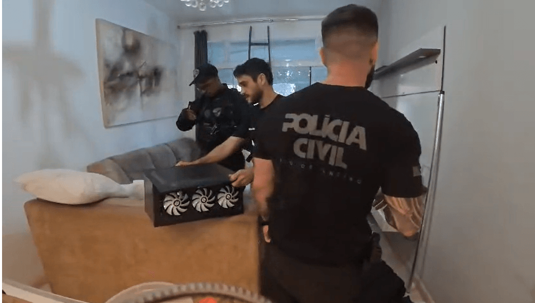 Jovem compra celular roubado sem saber e é autuado por receptação