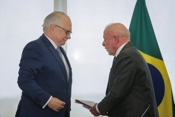 Lula tem conversa reservada com Fachin e Gonet sobre crise no STF