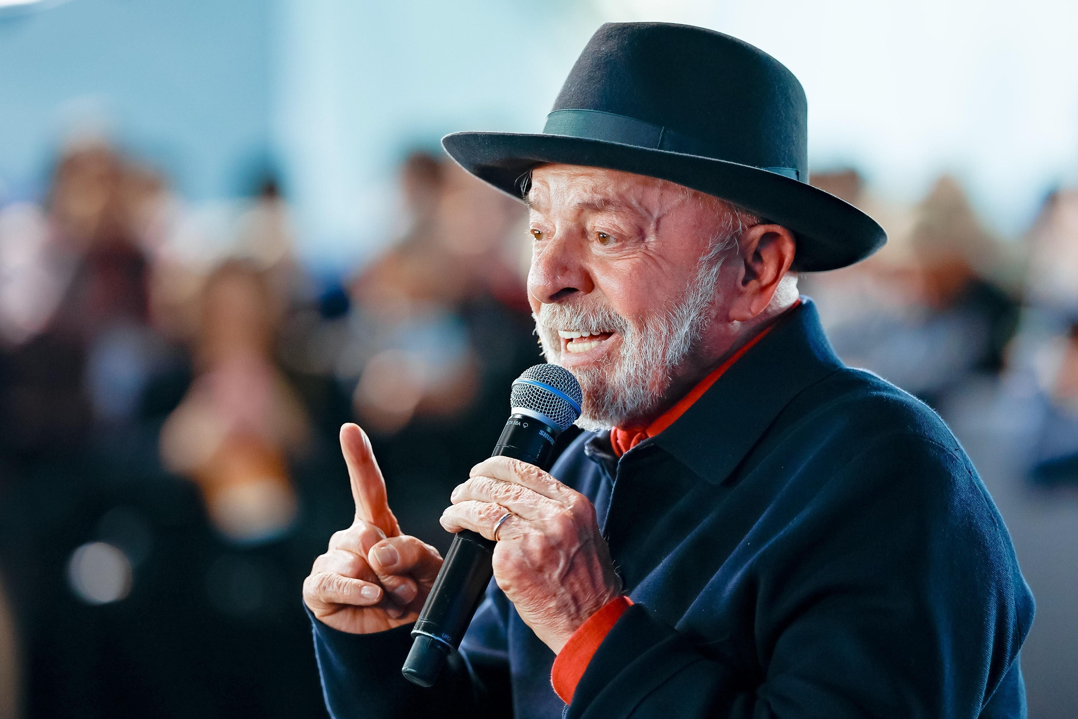 Tarifa zero fica de fora de plano de governo de campanha de Lula