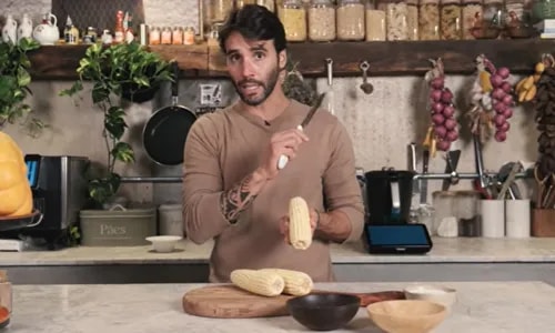 Aprenda a fazer o mingau de milho verde perfeito de Daniel Cady