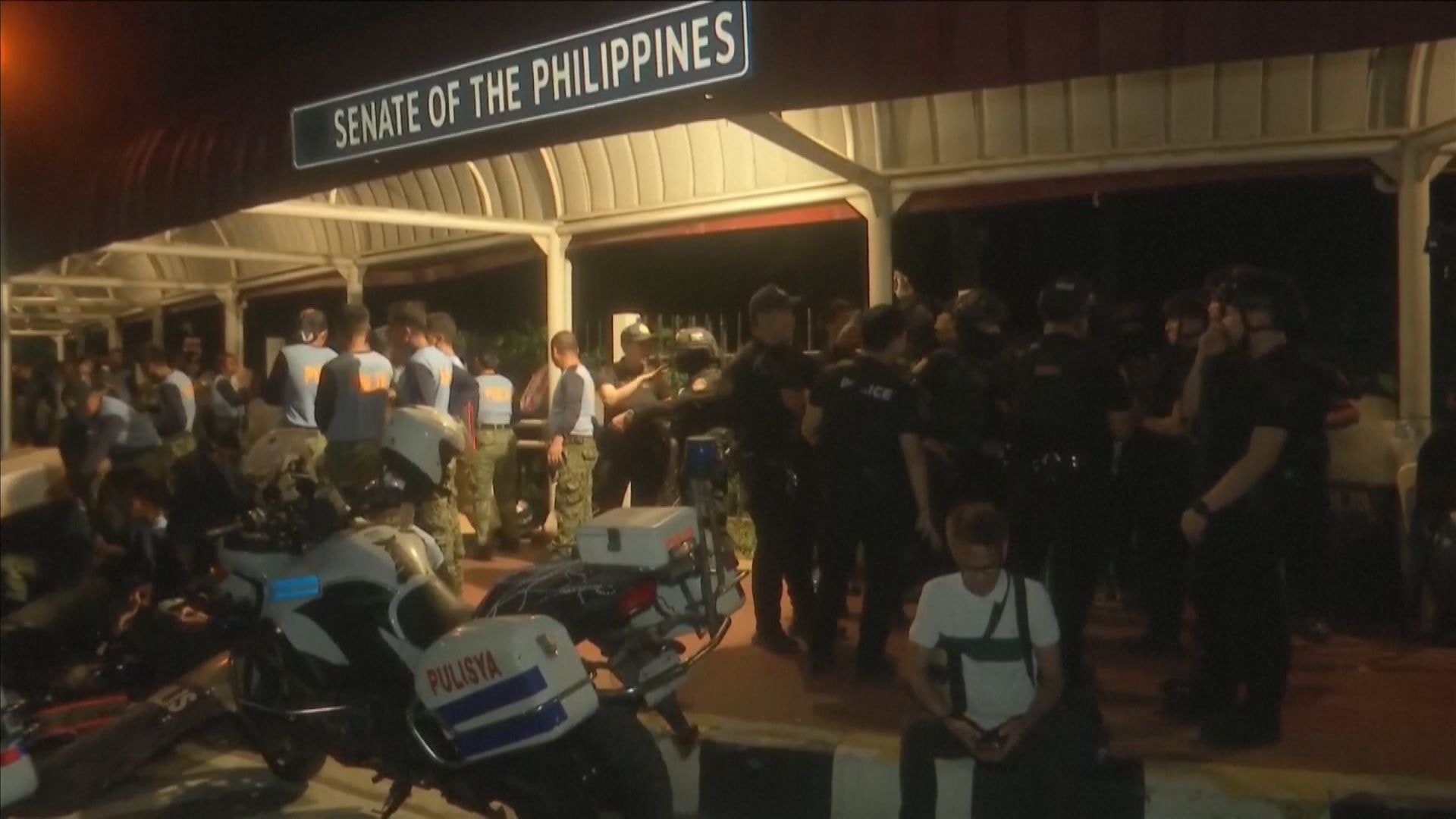 Senador das Filipinas foge de agentes para evitar mandado de prisão do TPI