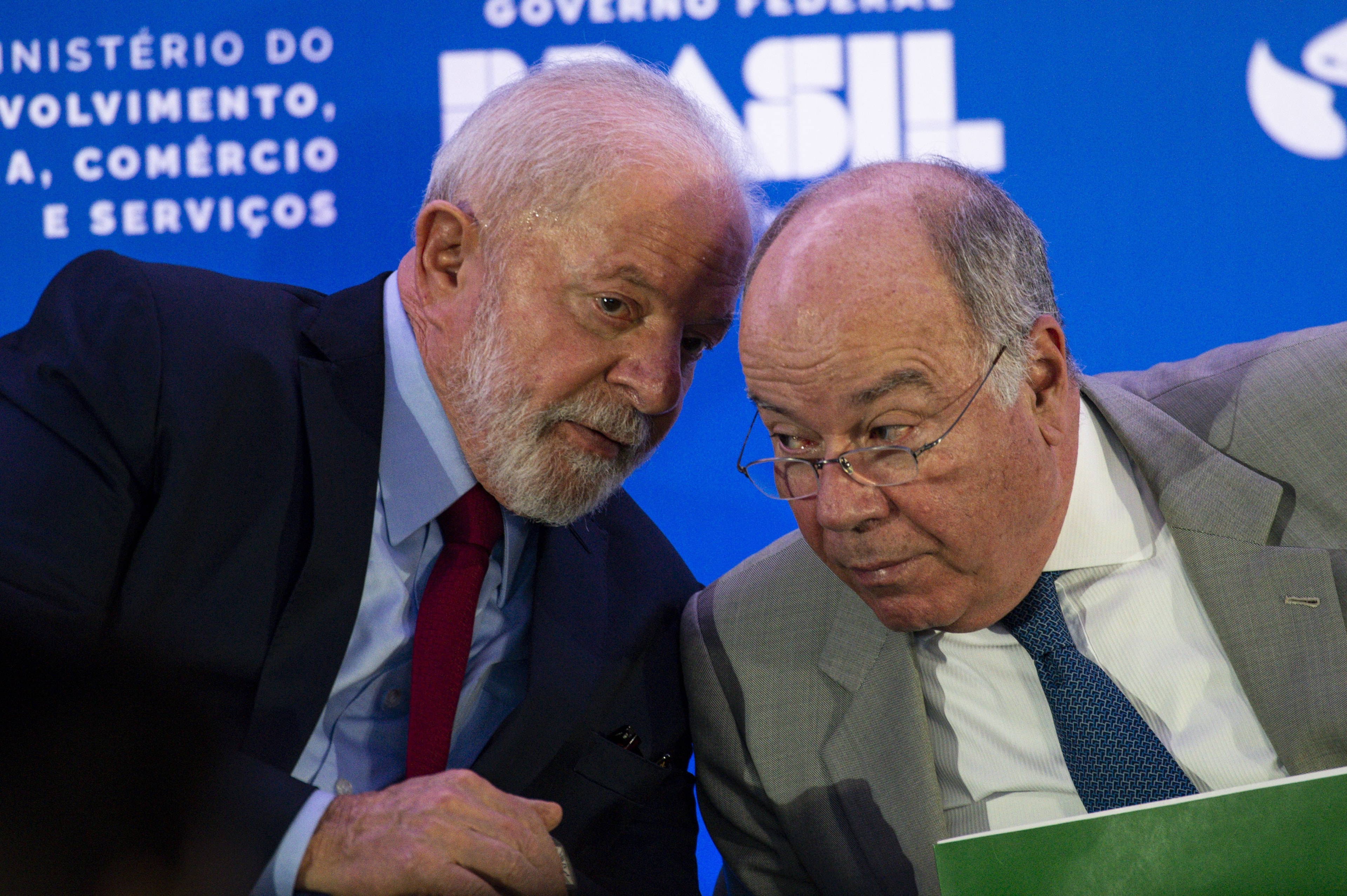 Mais da metade dos postos de embaixador dos EUA no mundo estão vagos