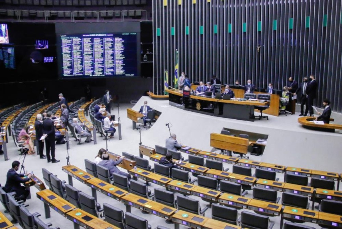 Entenda pontos da minirreforma eleitoral surpresa aprovada na Câmara
