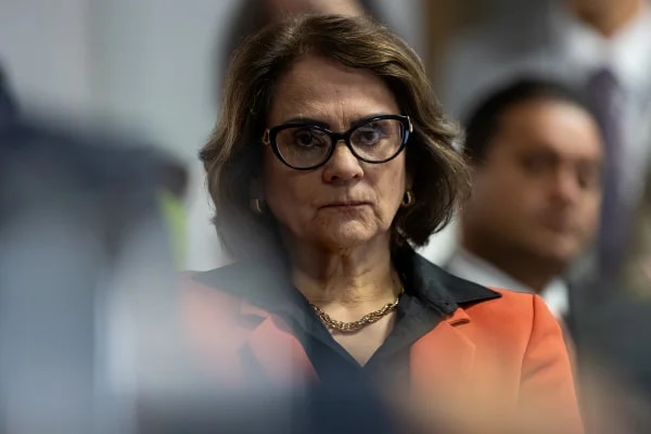 Damares diz que Michelle está "aflita" após decisão de Moraes