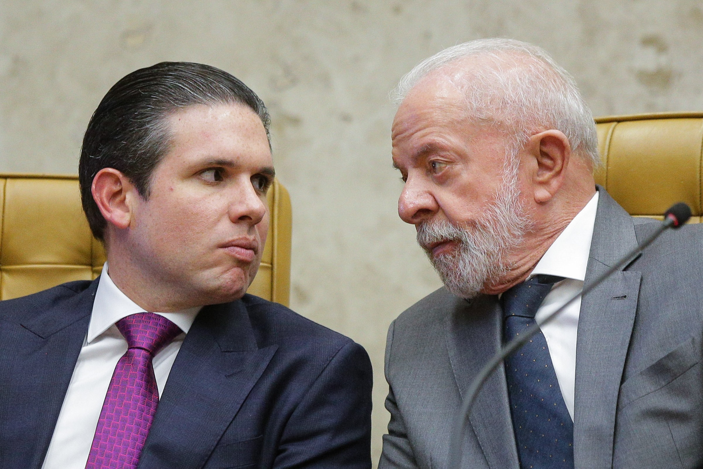 Lula e Motta se reúnem para bater martelo sobre texto da PEC da 6x1