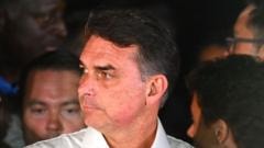 Quais seriam os caminhos possíveis para Flávio Bolsonaro ficar legalmente nos EUA